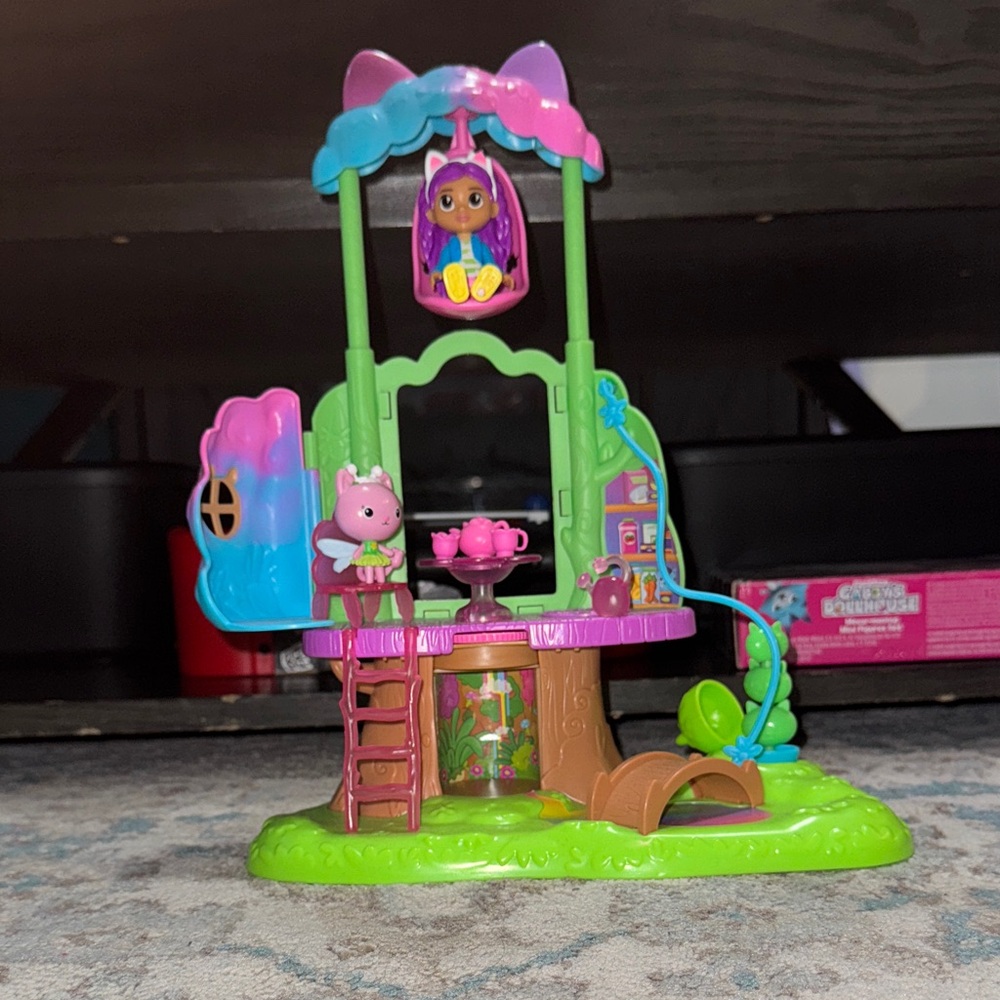 Kitty Fairy's Garden Treehouse Playset Action